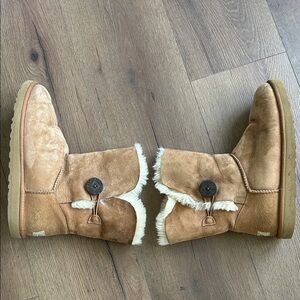 Ugg Boots Tan Suede Fur-Lined Boots ! Size 8